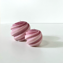Spiralinė sojų vaško žvakė rožinė 5.7x5.1cm
