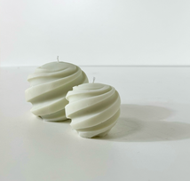 Spiralinė sojų vaško žvakė žalia 5.7x5.1cm