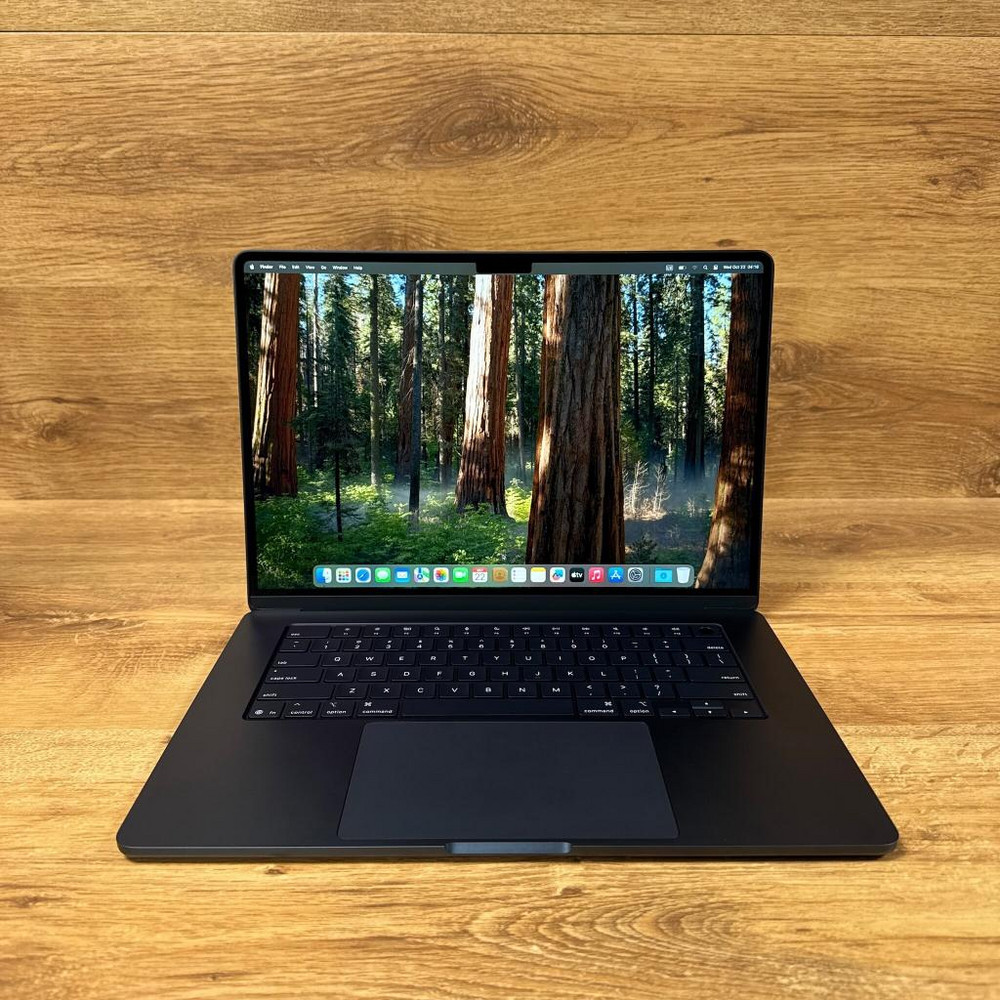 Macbook Air 15 M4 24Gb 512Gb kaina nuo 1349.00 € (35 pard.)