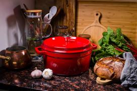 grandfeu puodas - Puodas su dangčiu Kamado Bono Grandfeu Cast Iron 4.7l, raudonas - 7 nuotrauka