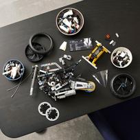 motociklu modeliukai - LEGO Technic BMW M 1000 RR 42130 - 10 nuotrauka