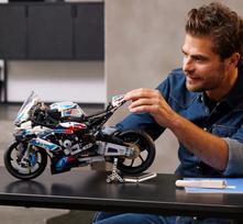 motociklu modeliukai - LEGO Technic BMW M 1000 RR 42130 - 11 nuotrauka