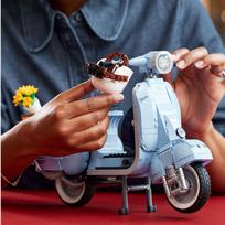 lego creator expert - LEGO Icons Vespa 125 10298 - 7 nuotrauka