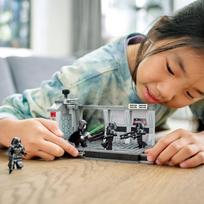 star wars - LEGO Star Wars Mandalorian Tamsiojo kario puolimas 75324 - 8 nuotrauka