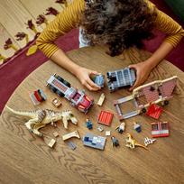 dinozauras rex - LEGO Jurassic World Dinozauro tiranozauro ir atrociraptoriaus pabėgimas 76948 - 7 nuotrauka