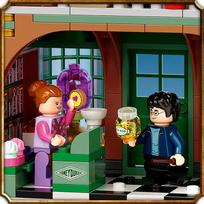 village lego - LEGO Harry Potter Vizitas Kiauliasodžio kaime 76388 - 8 nuotrauka
