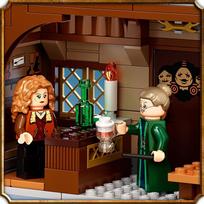 village lego - LEGO Harry Potter Vizitas Kiauliasodžio kaime 76388 - 9 nuotrauka