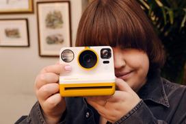 momentinis fotoaparatas - Polaroid Now Yellow (Geltonas) - 6 nuotrauka