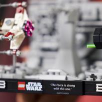 ataka - LEGO Star Wars Atakos Death Star kanjonuose diorama 75329 - 3 nuotrauka