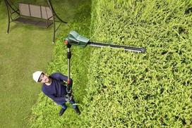 18v akumuliatorius 2 ah - Teleskopinės gyvatvorių žirklės Bosch Universal Hedge Pole 18; 18 V; 1x2,5 Ah akum. - 5 nuotrauka