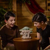 baby yoda - Star Wars - The Mandalorian - The Child Animatronic Edition (F1119) - 5 nuotrauka