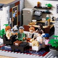 legajos - LEGO Icons Queer Eye – The Fab 5 loftas 10291 - 4 nuotrauka