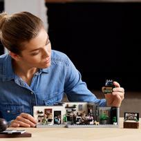 legajos - LEGO Icons Queer Eye – The Fab 5 loftas 10291 - 9 nuotrauka