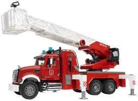 BRUDER 1:16 gaisrinis automobilis MACK Granite su kopėčiomis ir vandens pompa, 02821