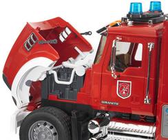 zaislina masina - BRUDER 1:16 gaisrinis automobilis MACK Granite su kopėčiomis ir vandens pompa, 02821 - 4 nuotrauka
