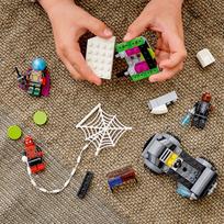 lego spider - LEGO Žmogus voras prieš Mysterio dronų ataką 76184 - 9 nuotrauka