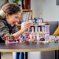 lego viesbutis - LEGO Friends Wielki hotel w mieście Heartlake 41684 - 3 nuotrauka