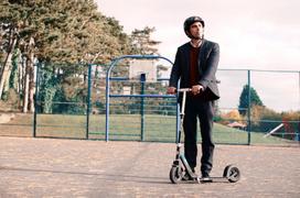 razor paspirtukas - Razor A5 Air Scooter Black (Juodas) - 15 nuotrauka