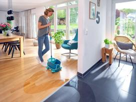 kibiras grindu - Leifheit Grindų valymo rinkinys Clean Twist Disc Mop Ergo Mobile - 19 nuotrauka
