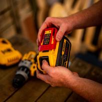18 ah akumuliatorius dewalt - Akumuliatorius Dewalt DCB548-XJ - 4 nuotrauka