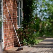kiemo sluota fiskar - Fiskars Light Patio Broom - 6 nuotrauka