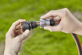 laistymo zarnos 50 - Gardena Premium Waterstop Hose Connector 18253-50 - 3 nuotrauka