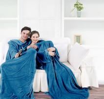 pledas su rankovemis - DecoKing Lazy Blanket Brown 170x200cm - 3 nuotrauka