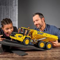 lego automobilis - LEGO Technic 6x6 Volvo Articulated Hauler 42114  - 10 nuotrauka