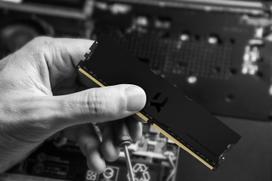 operatyvioji atmintis - GOODRAM IRDM PRO DDR4 8GB 3600MHz CL18 DIMM 1.35V Deep Juodas - 5 nuotrauka