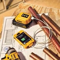 dewalt bateriju adapteris - USB adapteris DeWalt DCB090 (be akumuliatoriaus), 10,8 V - 18 V - 4 nuotrauka
