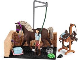 Rinkinys Schleich Washing Area with Horse Club Emily & Luna 42438
