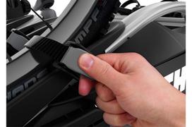 laikikliai 3 dviraciu ant kablio - Automobilinis dviračių laikiklis Thule VeloCompact 3 dviračiams - 4 nuotrauka