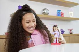 barbie extra - Barbie Extra mini lėlė languotu švarkeliu - 11 nuotrauka