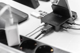 dell 130w - Dock stotelė Dicota, juoda - 14 nuotrauka