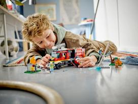 lego city sunkvezimis - LEGO City Ugniagesių vadavietės sunkvežimis 60374 - 6 nuotrauka