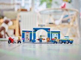 policijos - LEGO City Policijos nuovados gaudynės 60370 - 7 nuotrauka