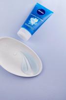 oda prausiklis - NIVEA Refreshing Face Cleansing Gel veido prausiklis mišriai/ normaliai odai - 150 ml. - 3 nuotrauka