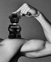 skutimosi zele - Moschino Toy Boy rinkinys vyrams (50 ml. EDP + 50 ml. dušo gelis + 50 ml. balzamas po skutimosi) - 4 nuotrauka