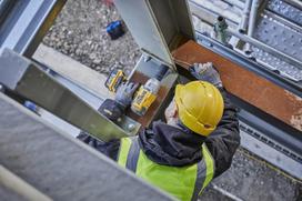 akumuliatorines dewalt - DeWalt DCF897NT-XJ - 2 nuotrauka