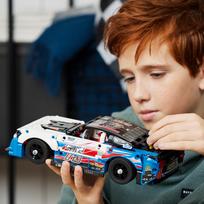 lego chevrolet - LEGO Technic Nascar Next Gen Chevrolet Camaro ZL1 42153 - 6 nuotrauka