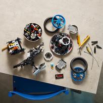 motociklu modeliukai - LEGO Technic Yamaha MT-10 SP 42159 - 8 nuotrauka