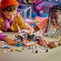 senukai lego - LEGO Friends Popmuzikos žvaigždės gastrolių autobusas 42619 - 7 nuotrauka