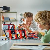 lego automobilis - LEGO City Gaisrinė su ugniagesių sunkvežimiu 60414 - 4 nuotrauka