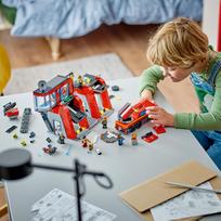 lego automobilis - LEGO City Gaisrinė su ugniagesių sunkvežimiu 60414 - 5 nuotrauka