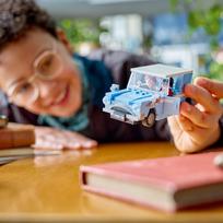 lego automobilis - LEGO Skraidantis automobilis Ford Anglia 76424 - 6 nuotrauka