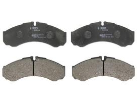BOSCH 0 986 424 833 Brake pad set