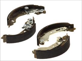 BOSCH 0 986 487 669 Brake shoe set