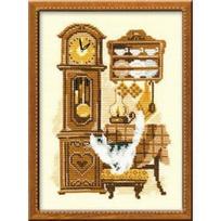 RIOLIS – Create It Yourself – Siuvinėjimo rinkinys „Katė prie laikrodžio“ 858 (18x24 cm)