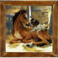 RIOLIS: Siuvinėjimo rinkinys su ant medžiagos atspaustu piešiniu „Kumeliukas ir šuniukas“ 0052 PT (30x30 cm)