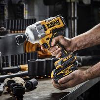 akumuliatoriu pakrovejas - DeWalt DCF961NT-XJ; 18 V (be akumuliatoriaus ir pakrovėjo) - 3 nuotrauka